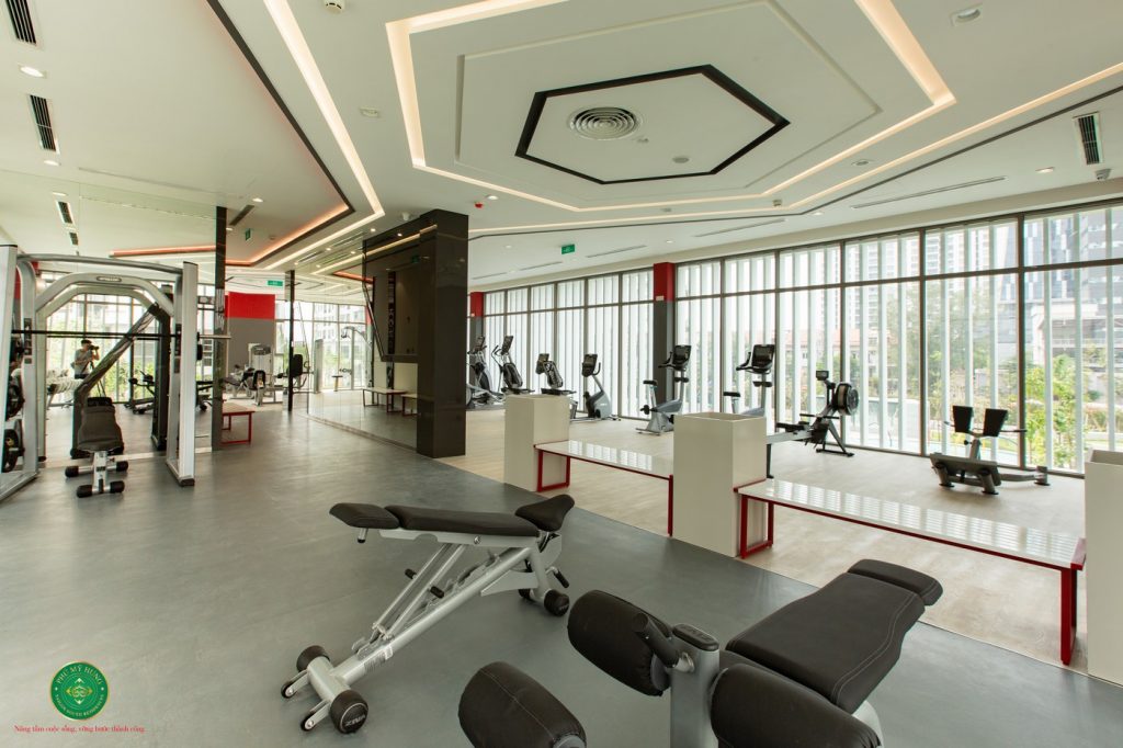 Phòng gym được đặt ở tầng 2 của Câu lạc bộ và view về khu hồ bơi tạo cảm giác thư thái cho cư dân mỗi khi rèn luyện sức khỏe